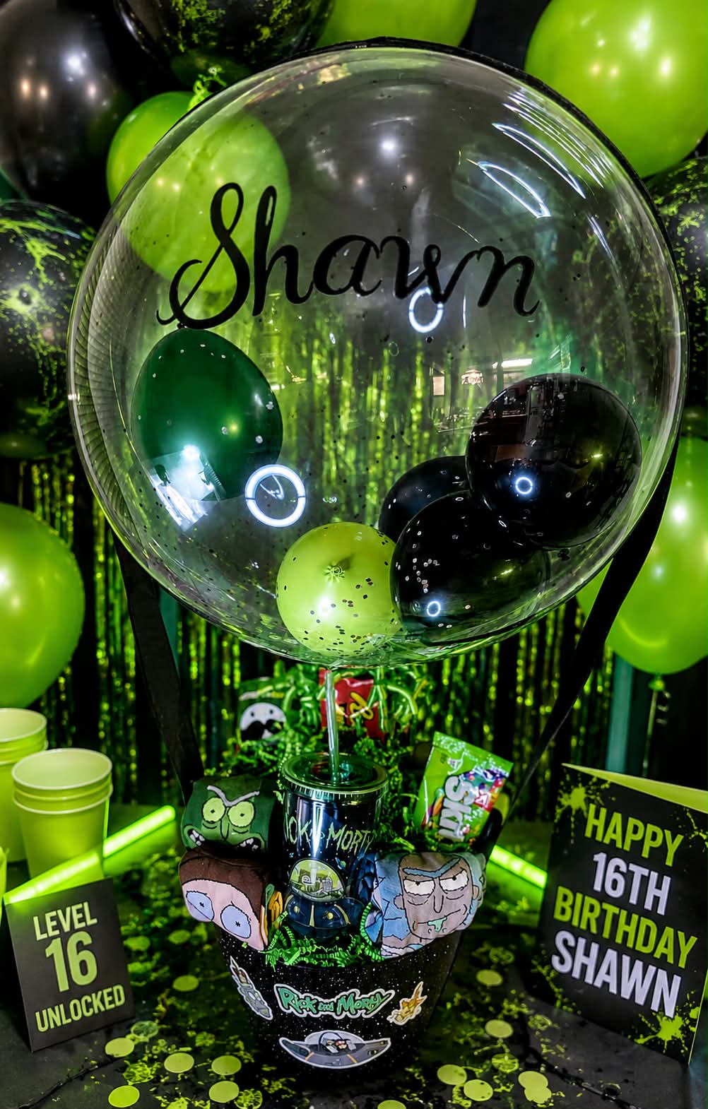 LG. Gift Baskets w/ Stuffed Balloon